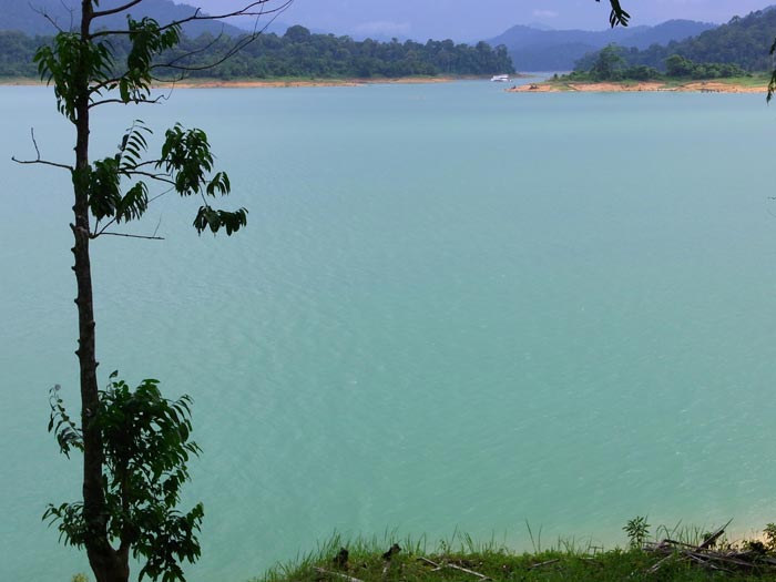 Kenyir Lake turquoise water