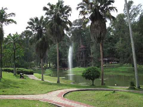 lake at taman botani negara shah alam